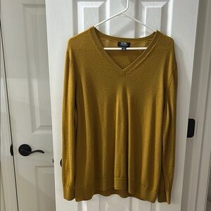 Lord and Taylor extra fine Marino 3X V-neck sweater